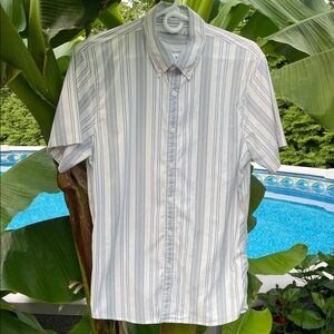 Abercrombie & Fitch Men's Blue and White Striped Shirt